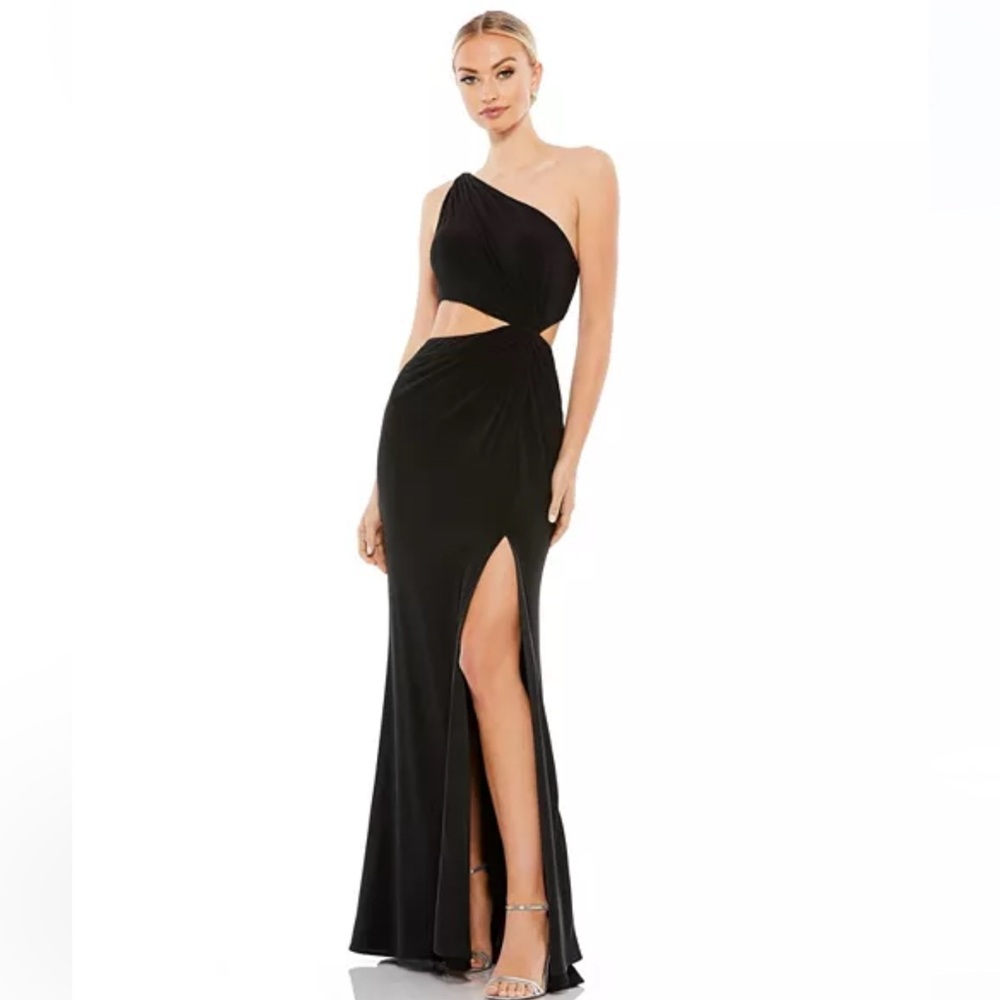 Mac Duggal Ieena Black One Shoulder Gown NWT Size 4
